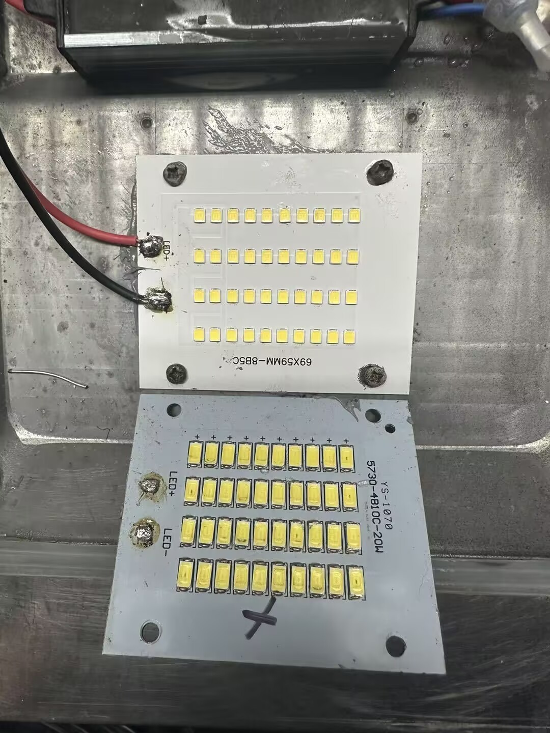 último caso de la compañía sobre Sunshine Opto' One Stop Servicio personalizado Vietnam: Luz de inundación