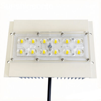 Módulo de farola LED de 60W 7070 con lente óptica de 158 × 103 grados y PCB de aluminio para iluminación de carreteras